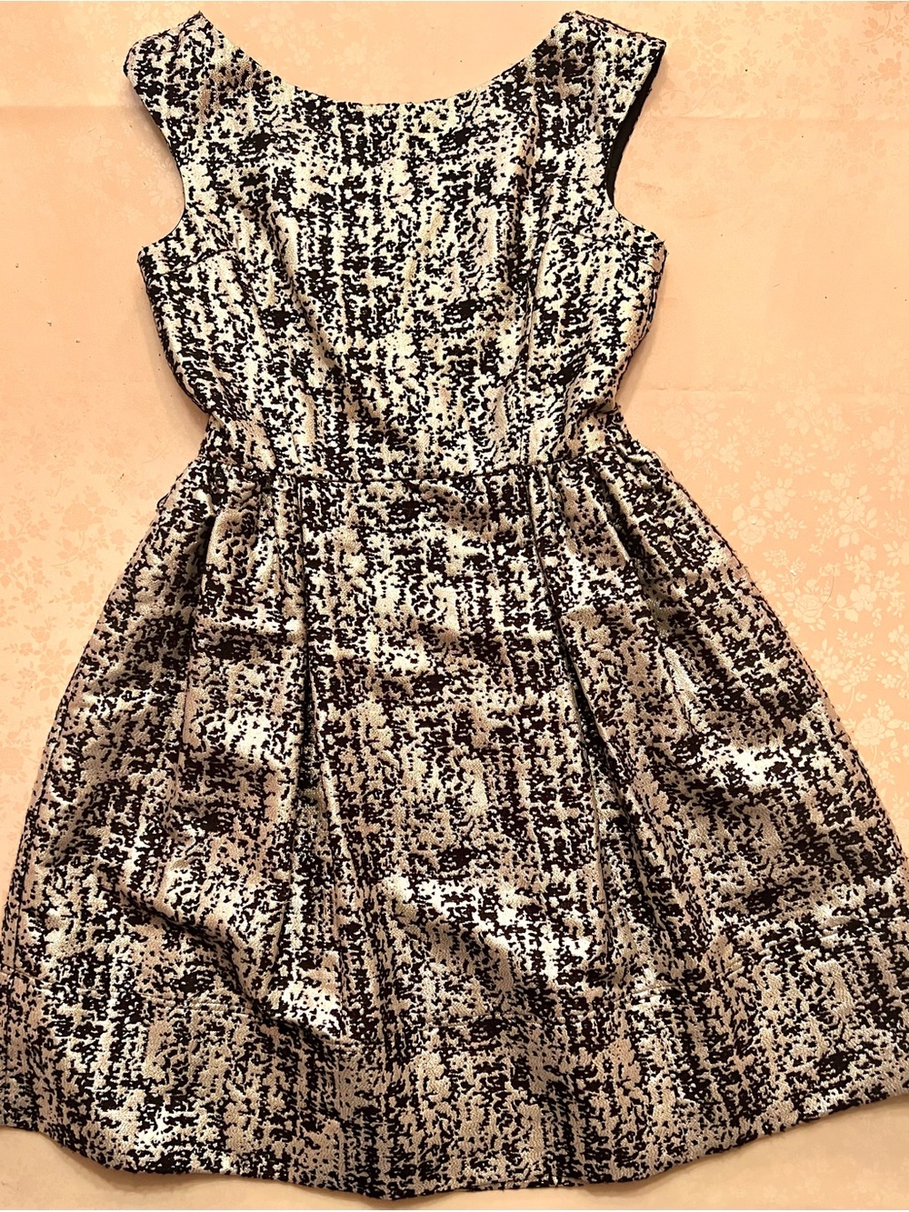 Eliza J Black and Cream Textured Fit-and-Flare Dress